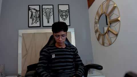 Snapshot of adams_bobby chatting on 10-30-25, 11:44 Adams Bobby online show from 10-30-25, 11:44