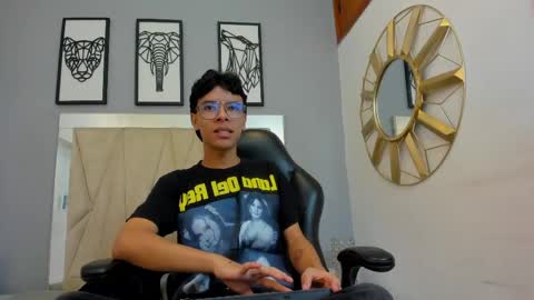 Adams Bobby online show from 05-15-26, 10:55