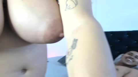 ADAMS Y NIKI online show from 12-17-24, 08:10