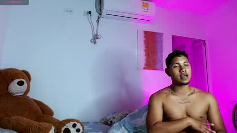 ADAMS Y NIKI online show from 02-15-25, 11:25