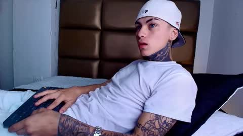 AdamsWalkerr  online show from 02-13-26, 12:56