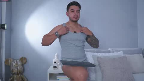 Adan Johns online show from 05-06-26, 10:09