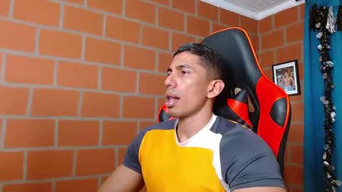 Adan Sin online show from 12-19-24, 07:18