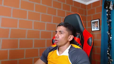 Adan Sin online show from 12-19-24, 11:03