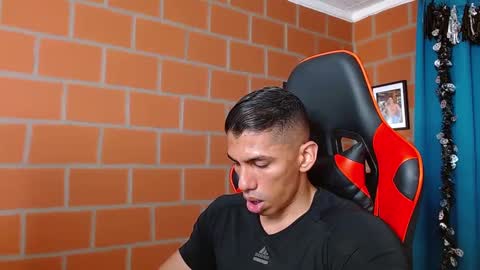 Adan Sin online show from 12-21-24, 06:55