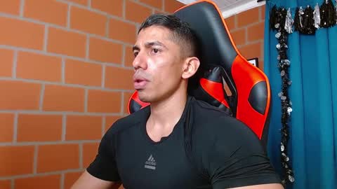 Adan Sin online show from 12-27-24, 04:54