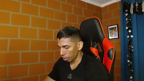 Adan Sin online show from 01-27-25, 04:54