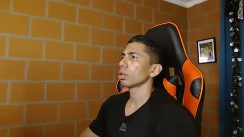 Adan Sin online show from 02-25-25, 06:31