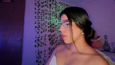 Snapshot of adararose1 chatting on 12-18-24, 04:28 Adara online show from 12-18-24, 04:28