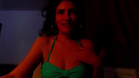 Snapshot of addicted2uts chatting on 02-01-25, 08:58 amy online show from 02-01-25, 08:58