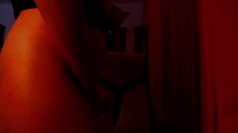 Snapshot of addicted2uts chatting on 02-05-25, 11:50 amy online show from 02-05-25, 11:50