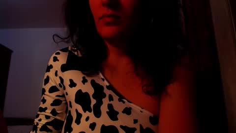 Snapshot of addicted2uts chatting on 10-13-25, 06:46 amy online show from 10-13-25, 06:46