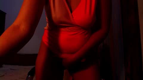 Snapshot of addicted2uts chatting on 10-17-25, 11:18 amy online show from 10-17-25, 11:18