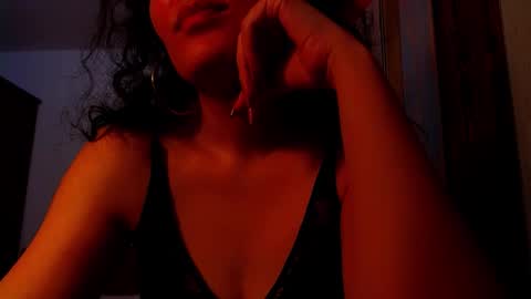 Snapshot of addicted2uts chatting on 10-21-25, 03:02 amy online show from 10-21-25, 03:02