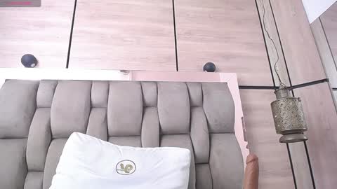 adela chase online show from 01-11-25, 05:10