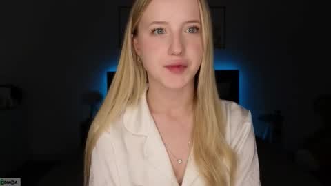 Adele online show from 02-04-26, 08:58