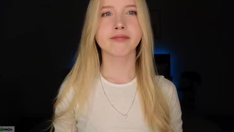 Adele online show from 02-11-26, 09:09