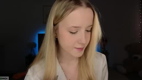 Adele online show from 02-19-26, 09:33