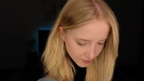 Adele online show from 06-17-26, 08:54