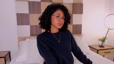 Snapshot of adele_carter_ chatting on 12-17-24, 06:09 Andrea online show from 12-17-24, 06:09