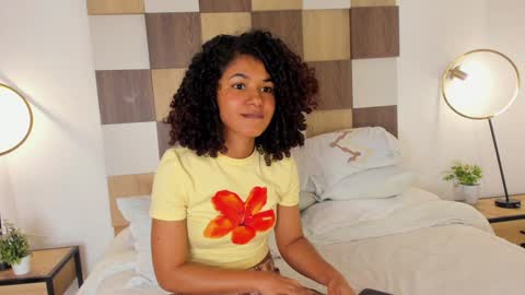 Snapshot of adele_carter_ chatting on 01-07-25, 06:14 Andrea online show from 01-07-25, 06:14