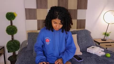 Snapshot of adele_carter_ chatting on 02-12-25, 12:01 Andrea online show from 02-12-25, 12:01