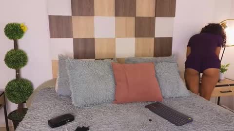 Snapshot of adele_carter_ chatting on 02-14-25, 12:09 Andrea online show from 02-14-25, 12:09