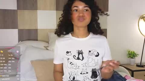 Snapshot of adele_carter_ chatting on 03-04-25, 02:53 Andrea online show from 03-04-25, 02:53