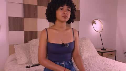 Snapshot of adele_carter_ chatting on 09-27-25, 12:32 Andrea online show from 09-27-25, 12:32