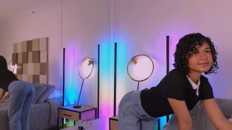 Snapshot of adele_carter_ chatting on 10-25-25, 12:13 Andrea online show from 10-25-25, 12:13