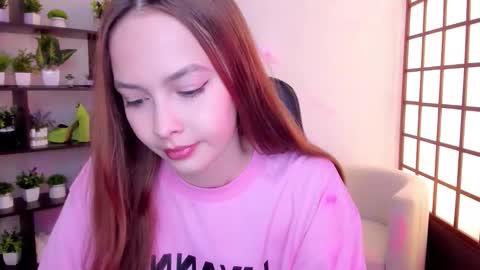 Snapshot of adele_softly chatting on 09-20-25, 01:50 You can call me Adele online show from 09-20-25, 01:50