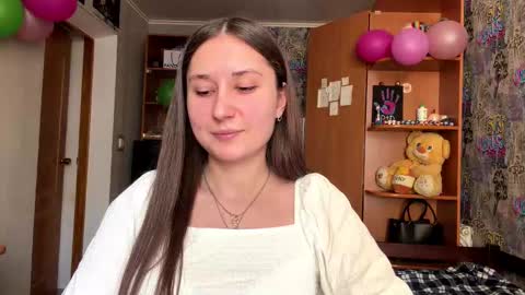 Snapshot of adeleapel chatting on 03-17-26, 12:19 Poly online show from 03-17-26, 12:19