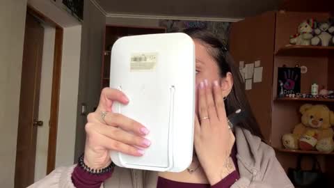 Snapshot of adeleapel chatting on 03-26-26, 07:25 Poly online show from 03-26-26, 07:25