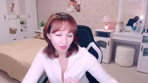 AdeleMoran online show from 01-26-25, 10:35