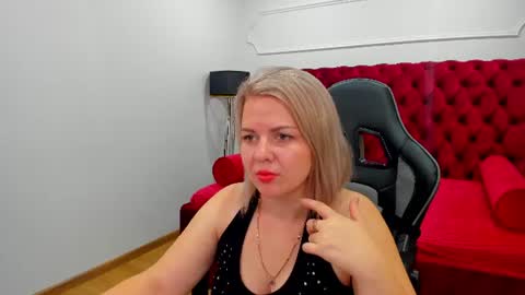 AdeleRavelle online show from 07-15-26, 05:23