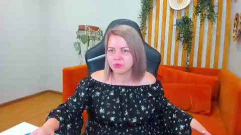 AdeleRavelle online show from 08-09-26, 05:12