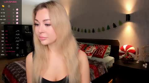 Snapshot of adeleroberts chatting on 01-05-25, 02:17 Adele online show from 01-05-25, 02:17