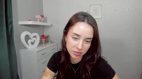 Snapshot of adelesolo chatting on 05-06-26, 05:57 Adele online show from 05-06-26, 05:57