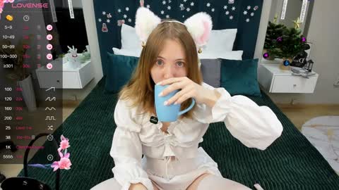 Snapshot of adelina_cowell chatting on 12-31-24, 02:36 Adelina online show from 12-31-24, 02:36