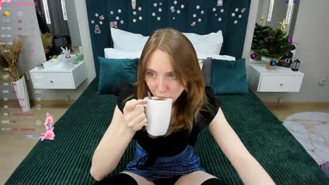 Snapshot of adelina_cowell chatting on 01-05-25, 02:41 Adelina online show from 01-05-25, 02:41