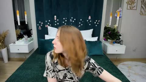 Snapshot of adelina_cowell chatting on 01-10-25, 02:45 Adelina online show from 01-10-25, 02:45