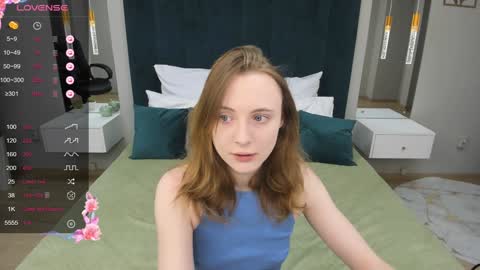 Snapshot of adelina_cowell chatting on 01-28-25, 04:52 Adelina online show from 01-28-25, 04:52