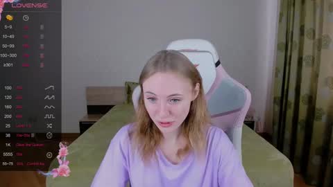 Snapshot of adelina_cowell chatting on 03-09-25, 07:34 Adelina online show from 03-09-25, 07:34