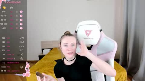 Snapshot of adelina_cowell chatting on 09-09-25, 09:31 Adelina online show from 09-09-25, 09:31