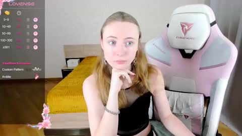 Snapshot of adelina_cowell chatting on 09-12-25, 10:59 Adelina online show from 09-12-25, 10:59