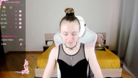 Snapshot of adelina_cowell chatting on 09-19-25, 11:44 Adelina online show from 09-19-25, 11:44