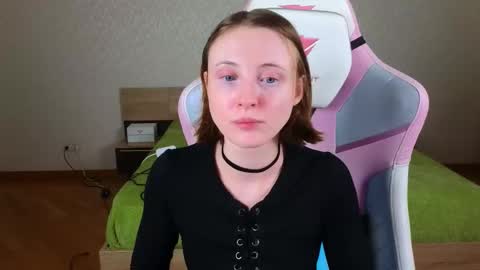 Snapshot of adelina_cowell chatting on 03-07-26, 09:17 Adelina online show from 03-07-26, 09:17