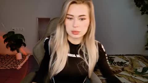 Adel online show from 09-28-25, 09:03