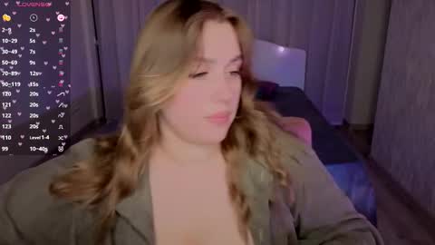 Snapshot of adelynnn chatting on 09-16-25, 04:52 Ada online show from 09-16-25, 04:52
