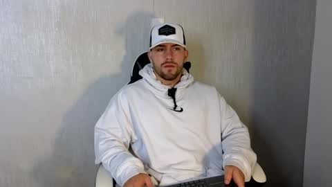 Snapshot of ades_lowe chatting on 09-24-25, 11:46 Ades online show from 09-24-25, 11:46